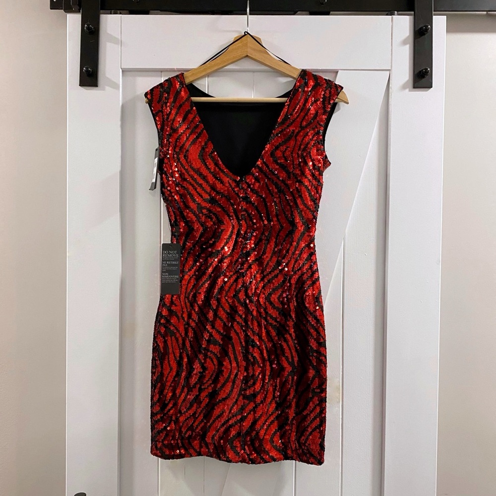 GUESS, Y2K Red Sequin Dress NWT, size 2 - Picture 3 of 5